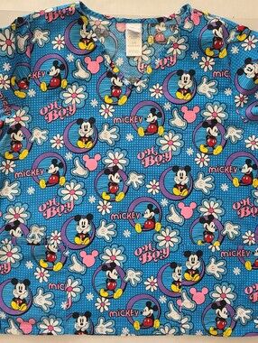 Disney Women's L Scrub Top  Mickey Mouse Oh Boy 100% Cotton V-Neck Pockets 48"